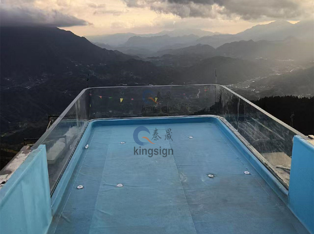 Kingsign U Shape akril medence Windows telepítése