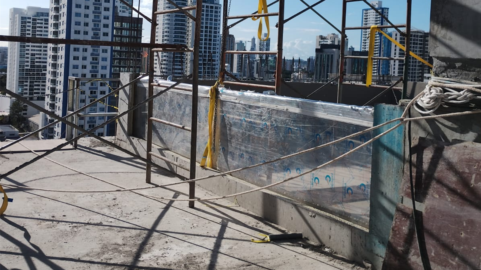 100 mm vastagságú akril panel kültéri úszómedence ablakhoz